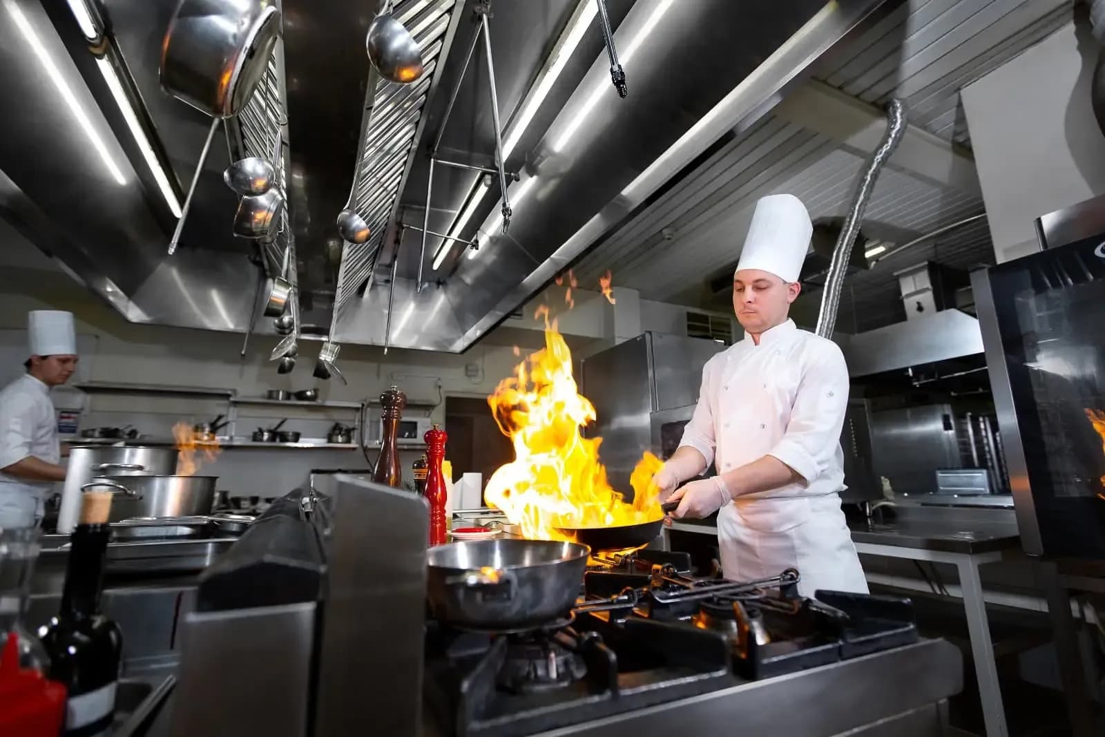 Commercial kitchen cooking station
